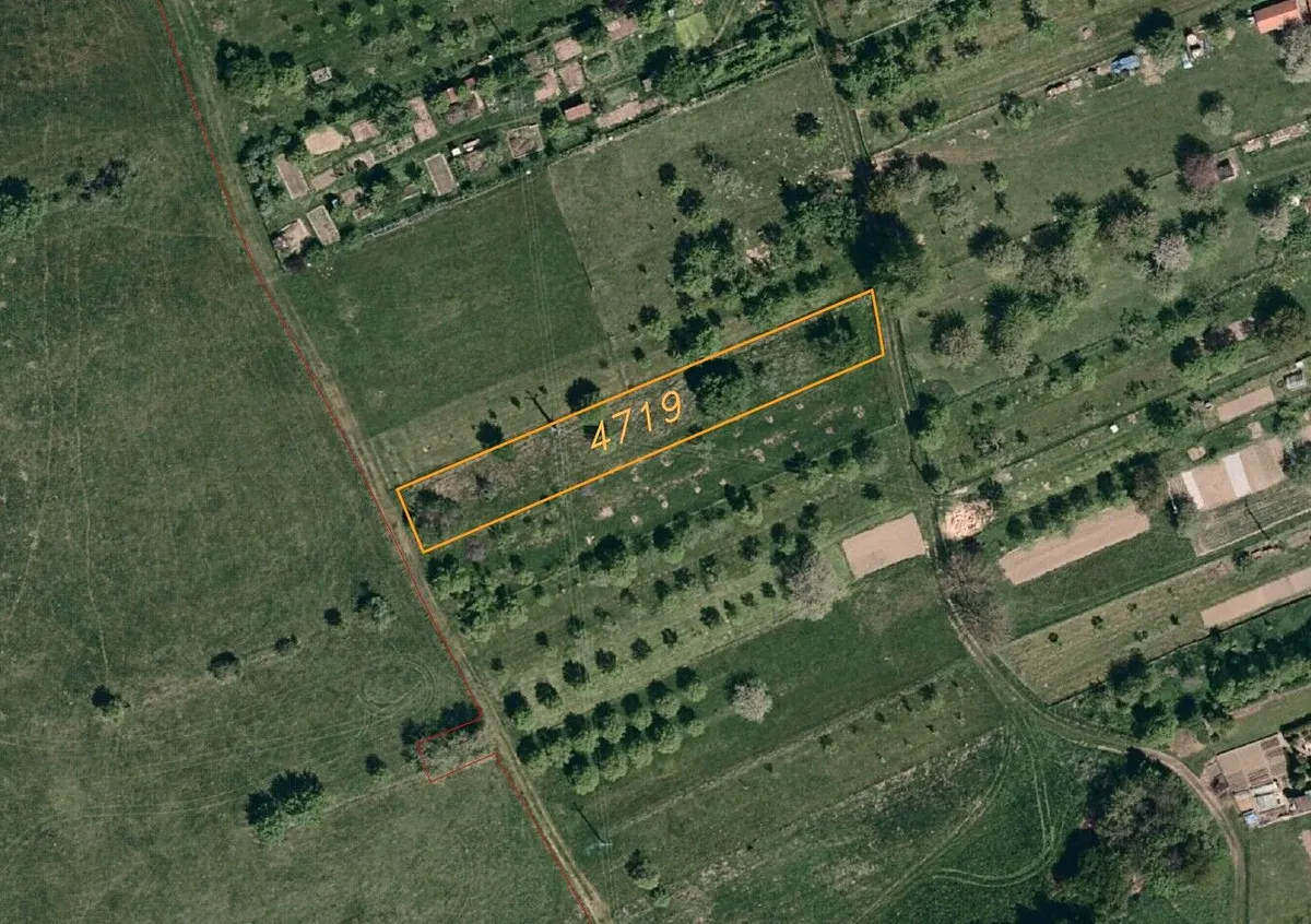 Prodej pole 1102 m²